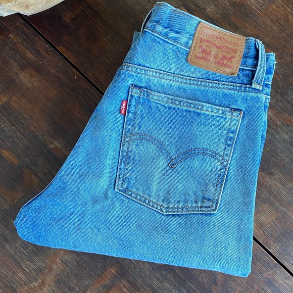 Levi’s White Oak Selvedge Jeans - Picture 6 of 9